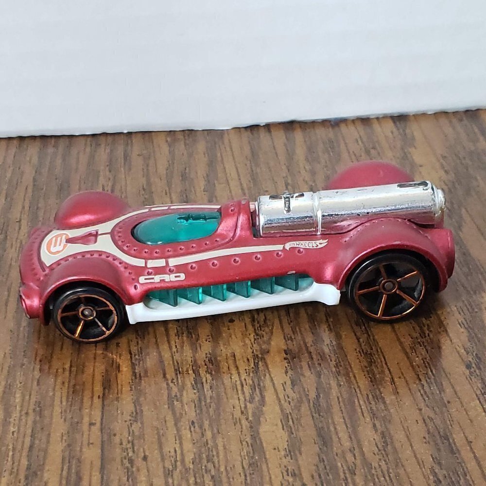2012 Hot Wheels Track Stars 6/15 Retro Active Red/White 71/247